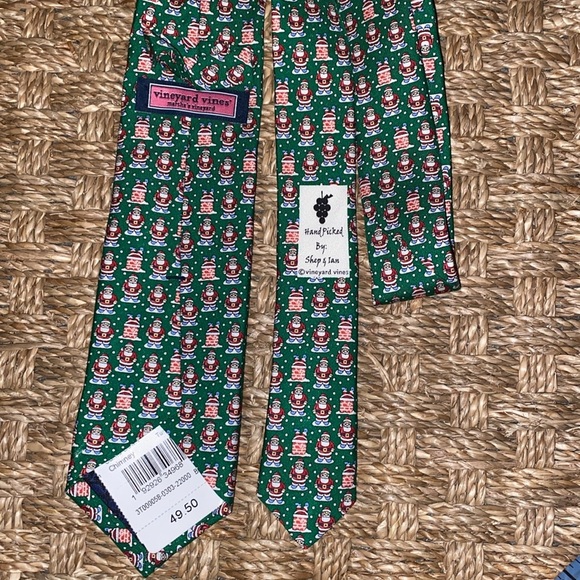 NWT vineyard vines Santa Claus Boys Tie 100% Silk - Picture 4 of 8